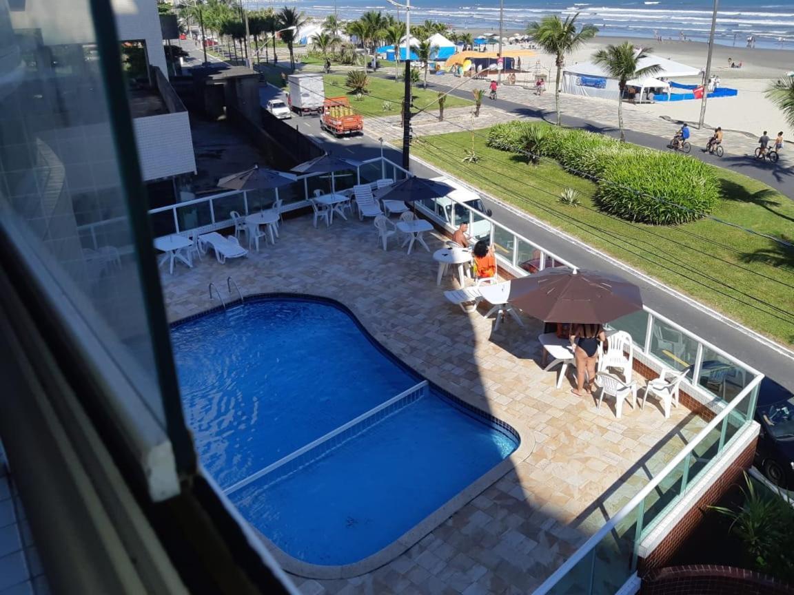 Frente Mar Piscina Churrasqueira Wifi Garagem Portaria 24Hs Apartman Solemar Kültér fotó