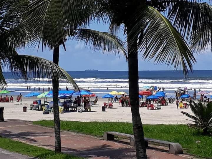 Frente Mar Piscina Churrasqueira Wifi Garagem Portaria 24Hs Apartman Solemar Kültér fotó