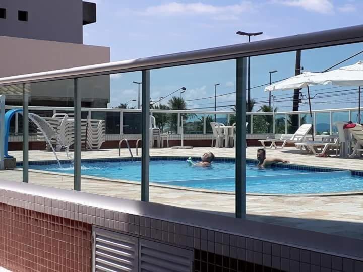 Frente Mar Piscina Churrasqueira Wifi Garagem Portaria 24Hs Apartman Solemar Kültér fotó