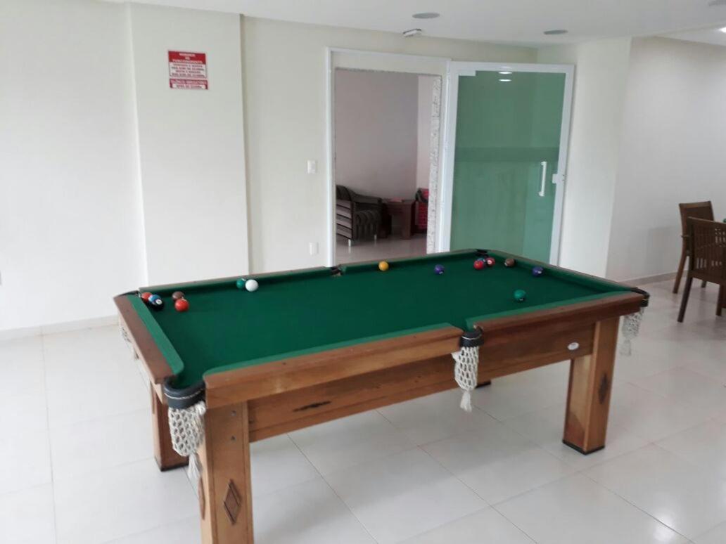 Frente Mar Piscina Churrasqueira Wifi Garagem Portaria 24Hs Apartman Solemar Kültér fotó